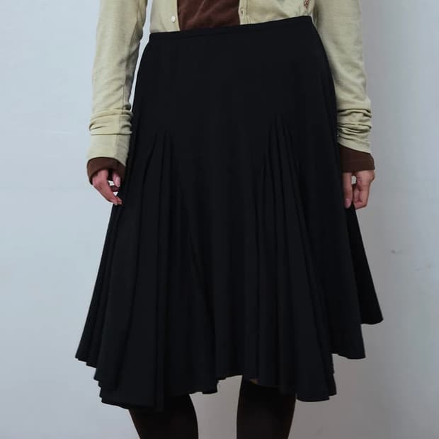 파이시스 플레어 패널 미디스커트