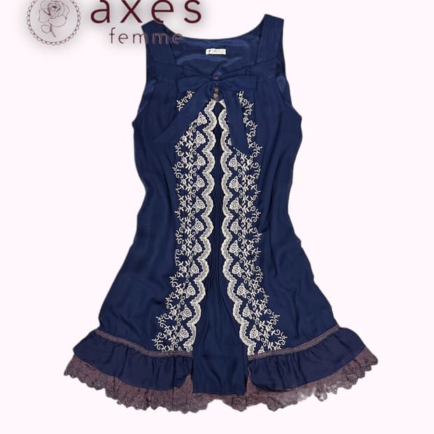 blue lace ribbon dress