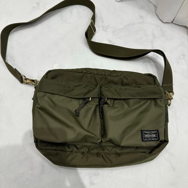포터 포스 숄더백 스몰 올리브 드랩