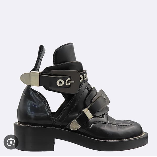 발렌시아가 Balenciaga 컷아웃 부츠 블랙 36