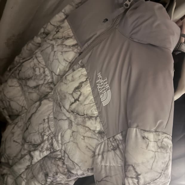 노스페이스 화이트라벨 노벨티 눕시 다운 자켓 프린트 화이트