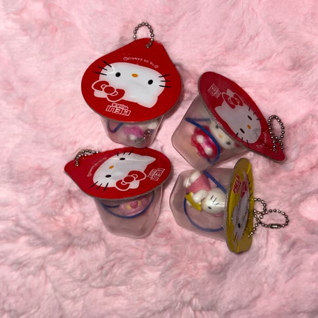 고전키티 푸딩컵 키링 메이지유업 토끼키티 고전키티키링 롭이어키티