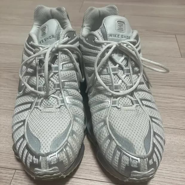 나이키 샥스 TL 메탈릭 실버 나이키 샥스 275