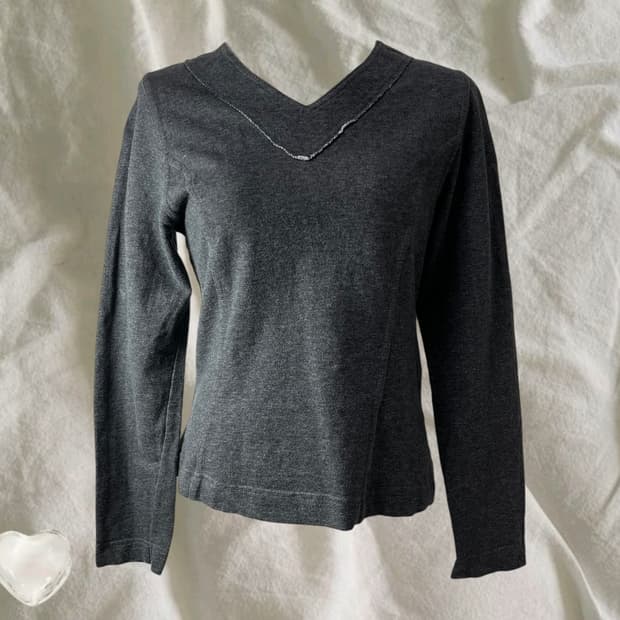 Hiroko Bis . 라인 디테일 롱슬리브