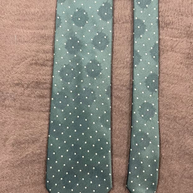  YVES SAINT LAURENT 넥타이 