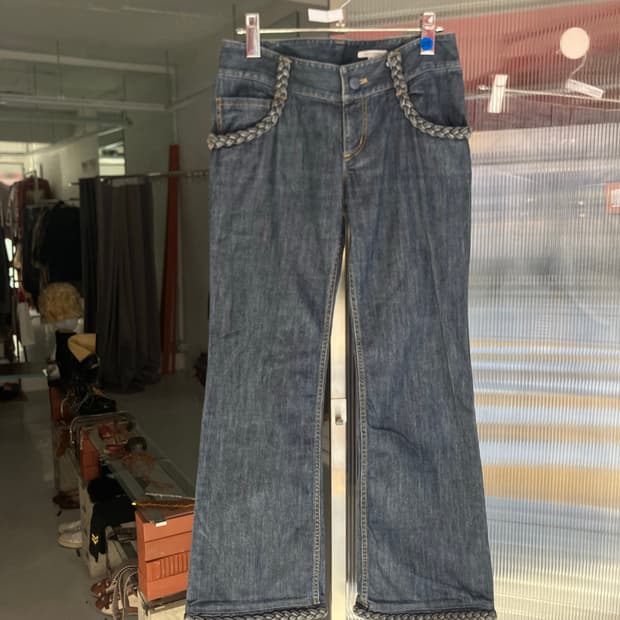 트위스트 트리밍 데님진