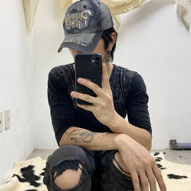 2000s Pinterest Glitter Cap