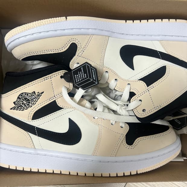 조던1 미드 베얼리 오렌지 w245