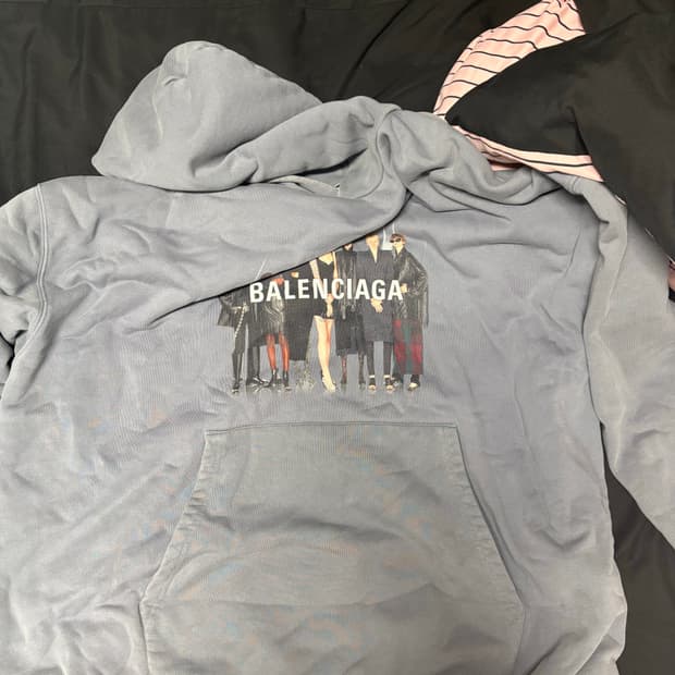 발렌시아가 후드티 팔아요