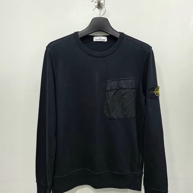 스톤아일랜드 포켓 맨투맨(95)