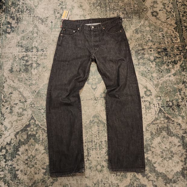 색감이 매력적인 리바이스 501데님