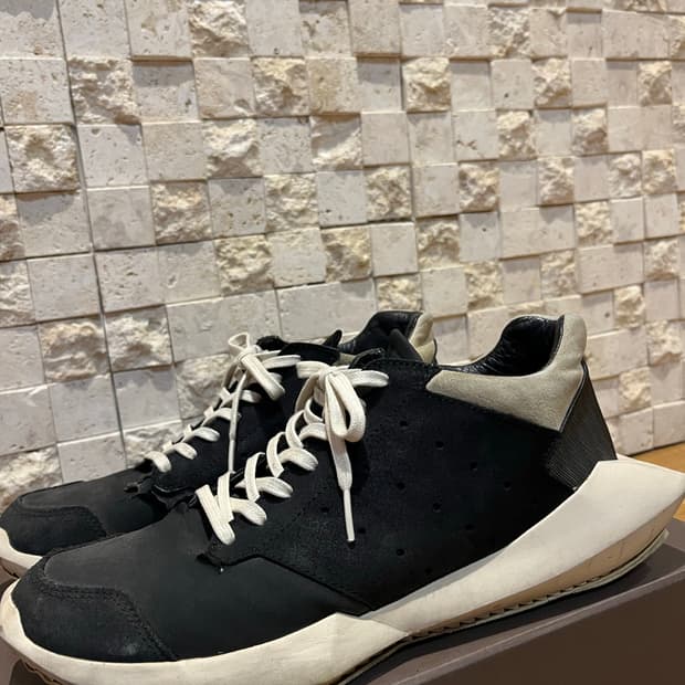 릭오웬스 릭디다스 검흰 테크러너(270)