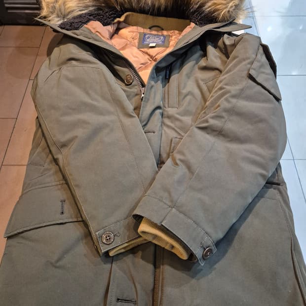 제이크루 노르딕 다운 파카

카키 s 95~100