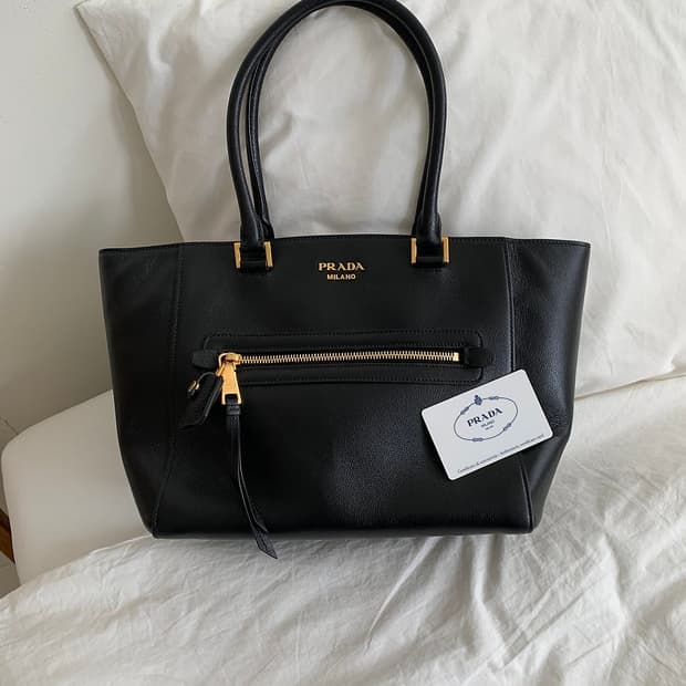 프라다 레더 숄더 토트백