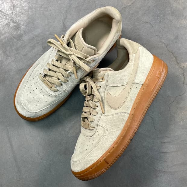 나이키 에어포스 스웨이드 머쉬룸