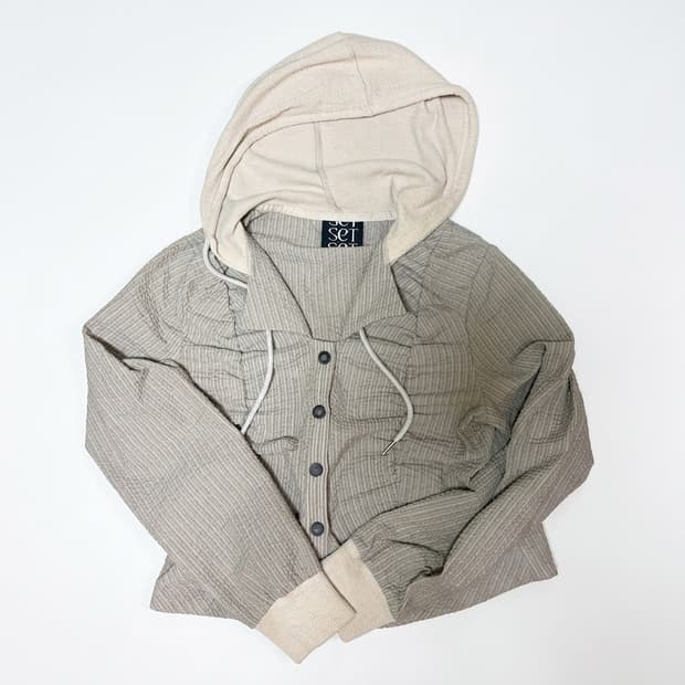 쎄쎄쎄 STRIPED SHIRRING HOODED SHIRT