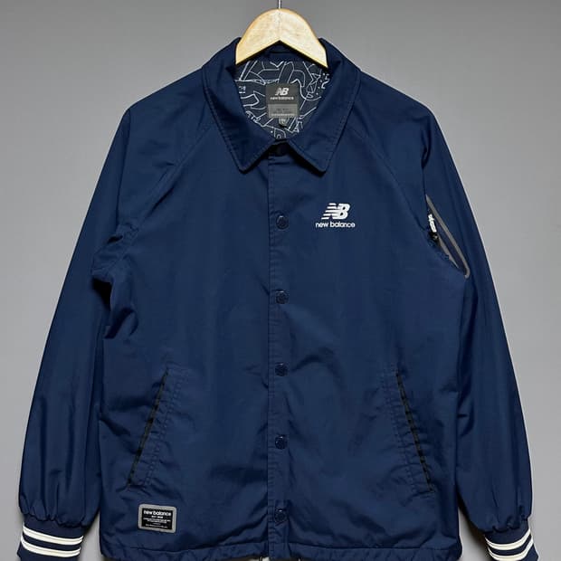 [L]뉴발란스 네이비 바람막이 코치 자켓