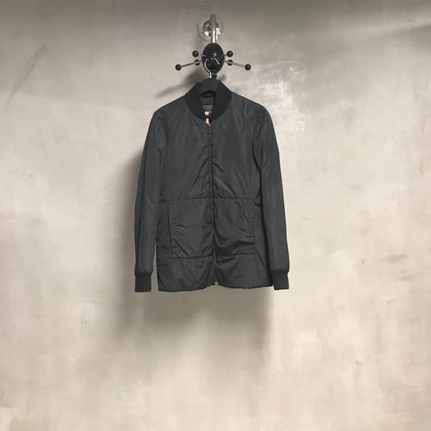 프라다 블랙 봄버 자켓 42