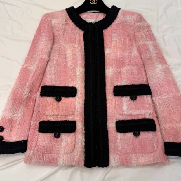 샤넬 트위드 자켓(제니 착용)