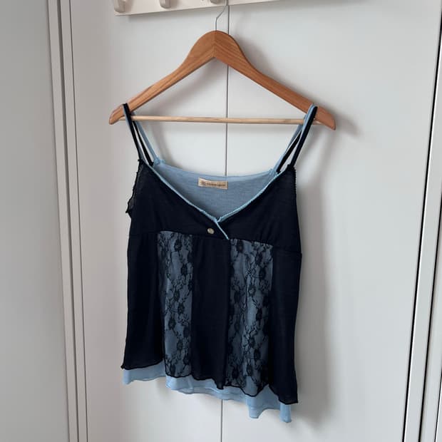 Penns neck 레이스 레이어드 슬리브리스