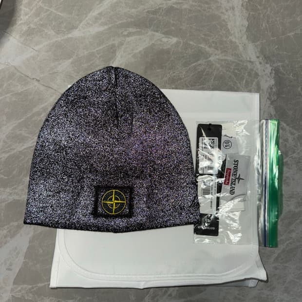 STONEISLAND x SUPREME beanie