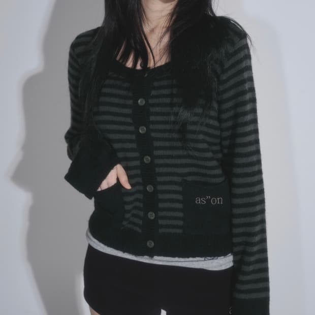 애즈온 스트라이프 가디건 블랙