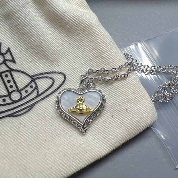 비비안웨스트우드 하트 페트라 목걸이