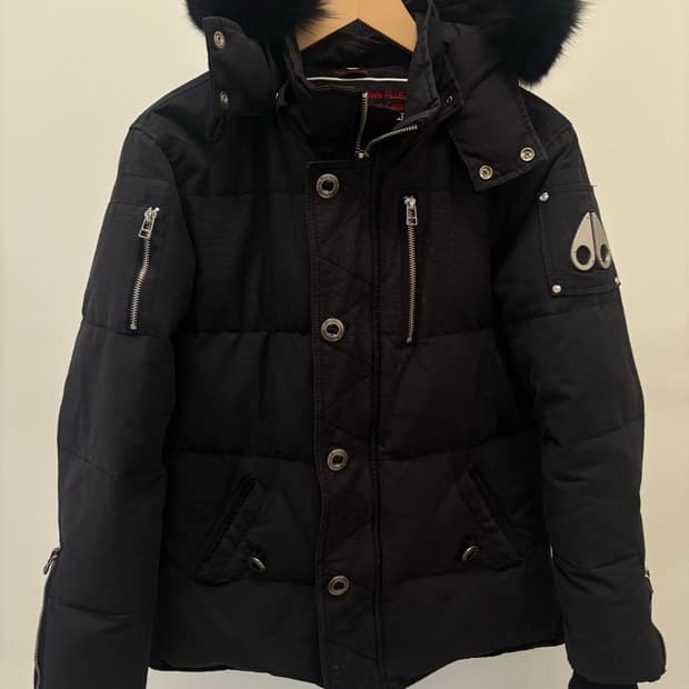 무스너클 쓰리쿼터 블랙 패딩