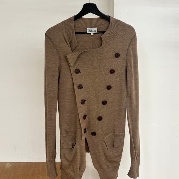 비비안웨스트우드 브라운 사선 버튼 니트 가디건