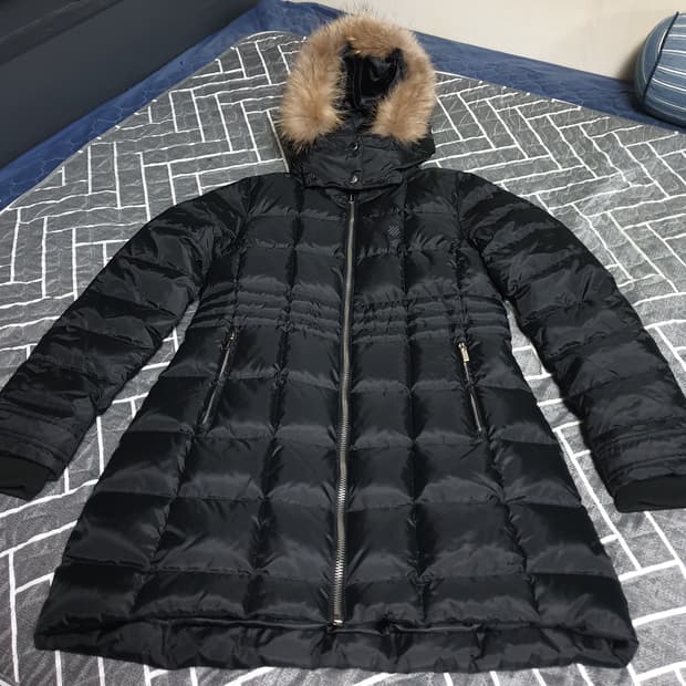 케이스위스 슬림핏 라쿤퍼 구스다운 패딩 블랙 (100)