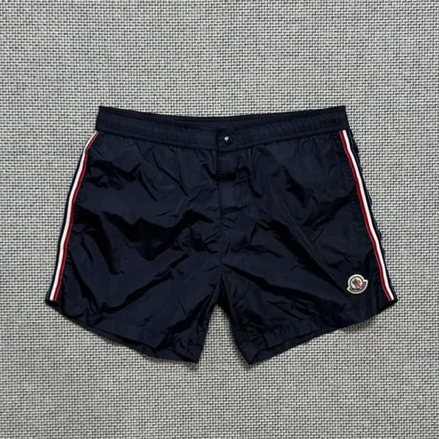 몽클레어 네이비 스윔 숏팬츠 반바지