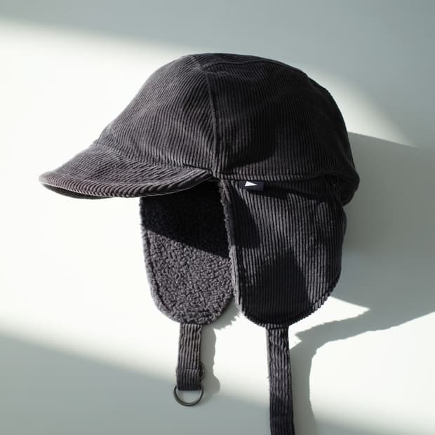 필그림 코듀로이 봄버 캡