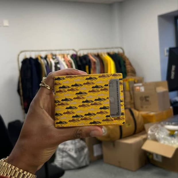 Corteiz Leather Card Holder 코르테이즈 지갑