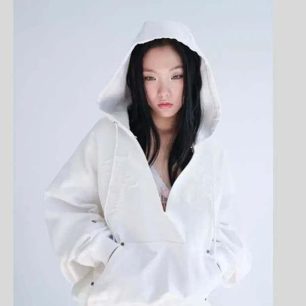 샵페어리 브이넥 후디 자수 후드티 화이트