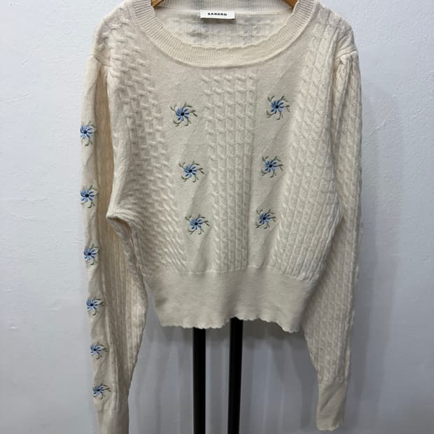 정품) 산드로 신형 플라워 자수 니트 2
