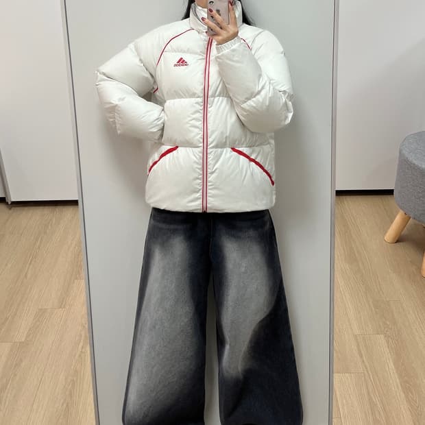 아디다스 화이트 레드 흰빨 덕다운 패딩 자켓