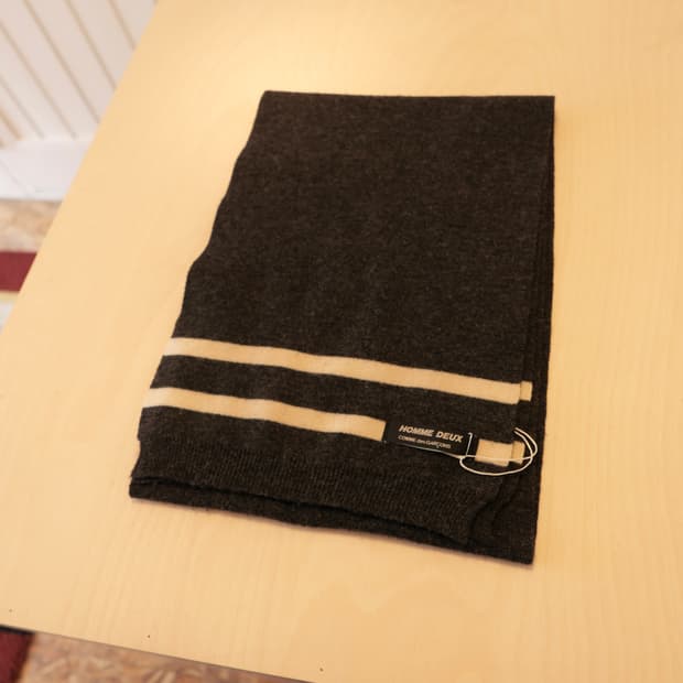 꼼데가르송 옴므 듀스 머플러