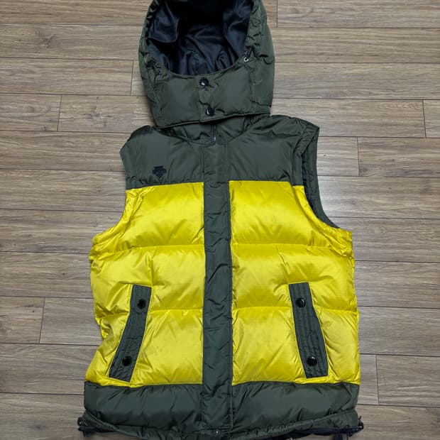 데상트 조끼패딩