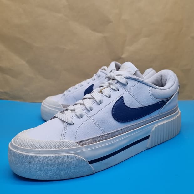 나이키 코트 레거쉬 리프트 운동화235