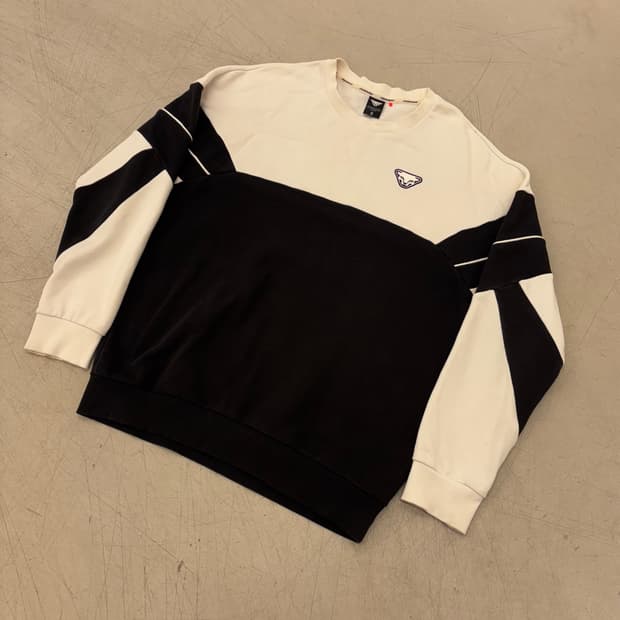 다이나핏 빅로고 투톤 맨투맨