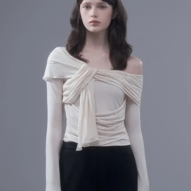 마우솔레움 Ella Sheer 베이지 엘라 쉬어 숄더 탑