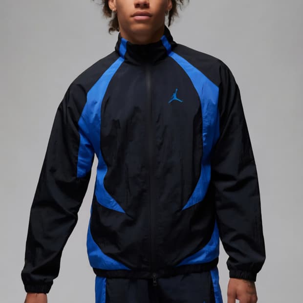 나이키 조던 바람막이 판매합니다.