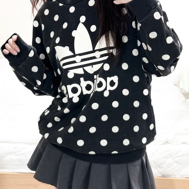 아디다스 빅로고 도트 맨투맨