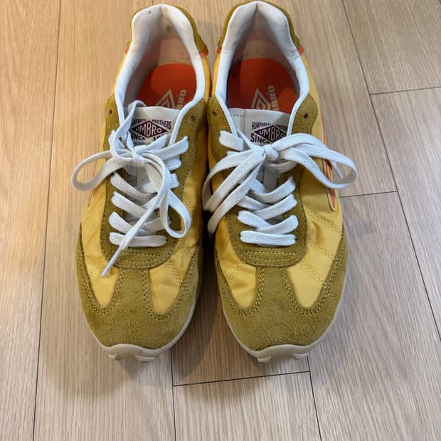 240 엄브로 퍼스트조거v2 스니커즈