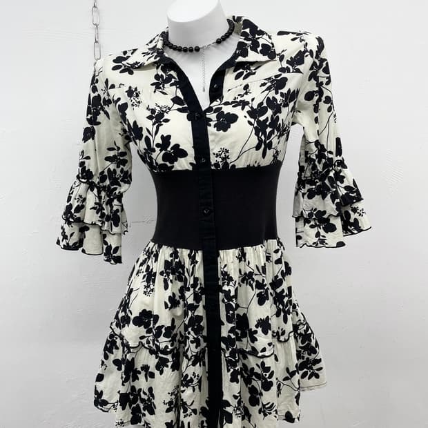 오리엔탈 플로럴 셔링 원피스