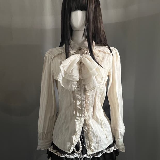 Axes femme & Ribbon brooch 엑시즈팜 블라우스 세트