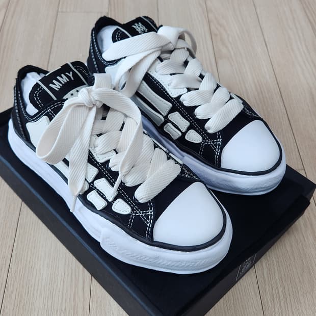 아미리 미하라 야스히로 콜라보 슈즈