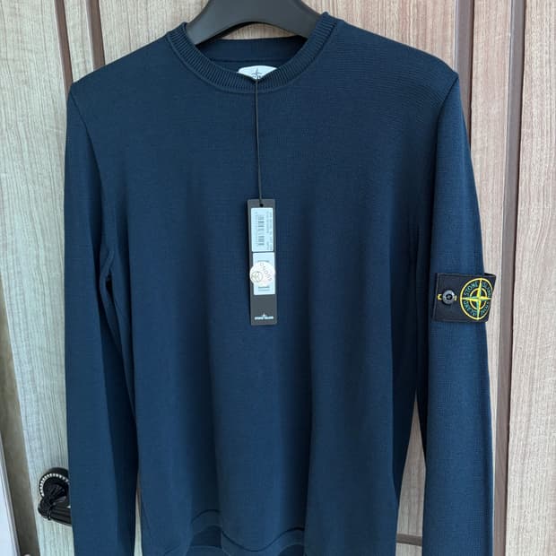 새상품(M)스톤아일랜드 와펜 슬리브 티셔츠 네이비