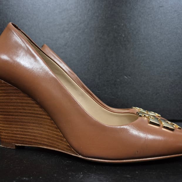 토리버치 여성 웨지힐 235