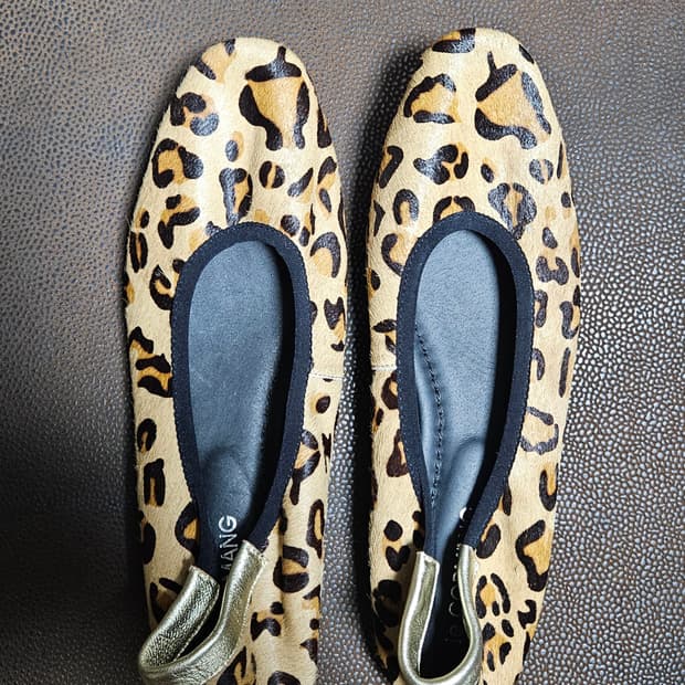 le CORMANG 레오파드 송치 플랫슈즈( 245)새상품